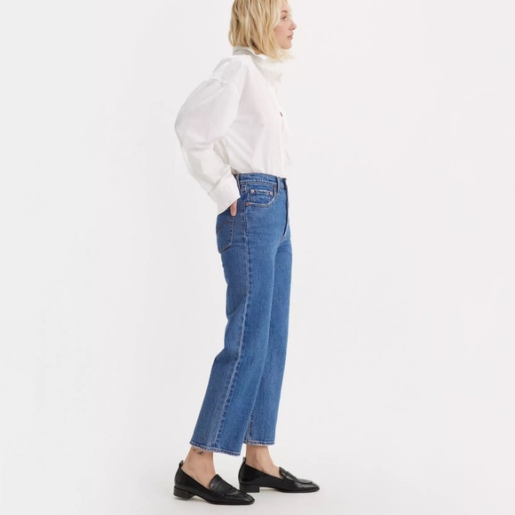 Amazing jeans!! Too small on me! - Picture 4 of 5